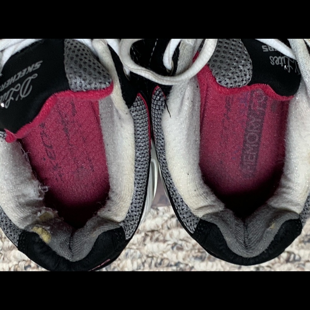 Skechers D’Lites memory foam shoes - Picture 8 of 10